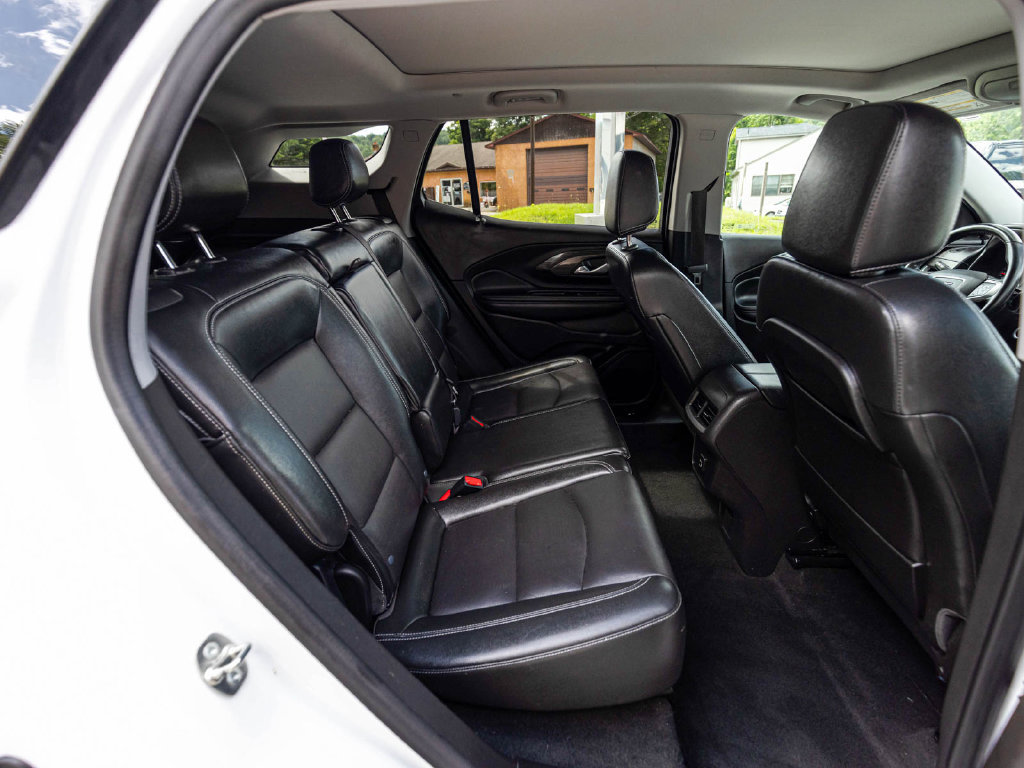 Used 2024 GMC Terrain SLT w/ Elevation Edition AWD/4WD image 28
