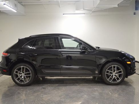 Certified 2025 Porsche Macan AWD/4WD image 8