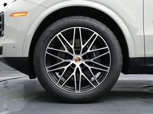 New 2026 Porsche Cayenne image 6