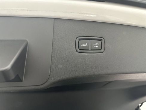 Used 2024 Porsche Cayenne Coupe image 28