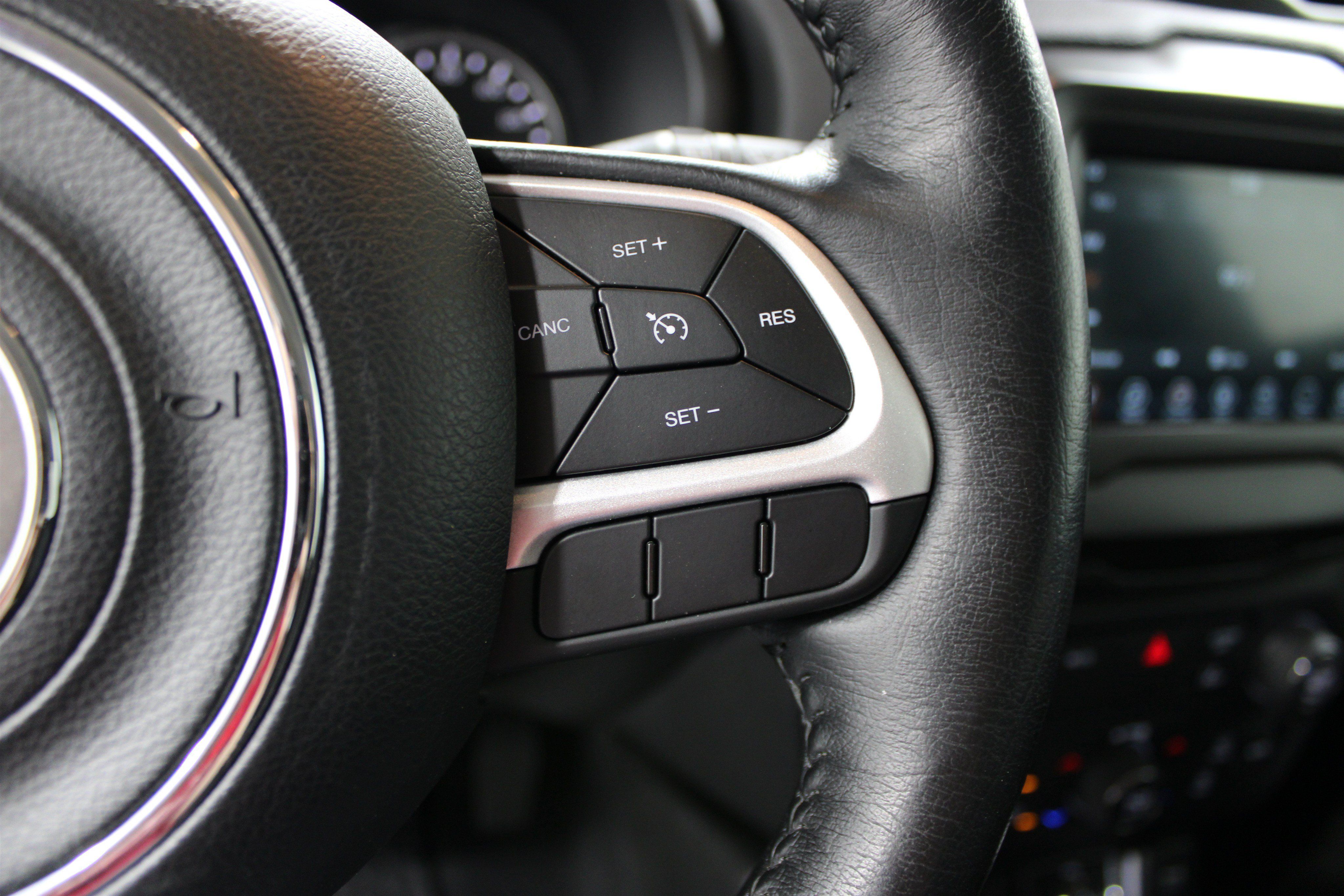 Used 2021 Jeep Renegade Latitude w/ Convenience Group FWD image 18