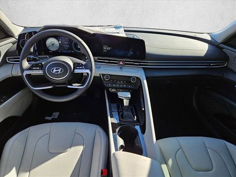 New 2026 Hyundai Elantra Limited image 11