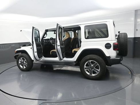 Used 2021 Jeep Wrangler Unlimited Sahara AWD/4WD image 34