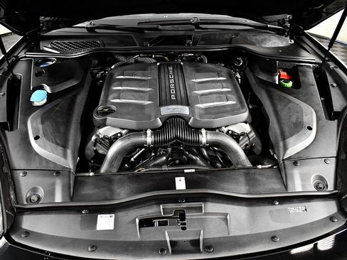 Used 2015 Porsche Cayenne S image 45