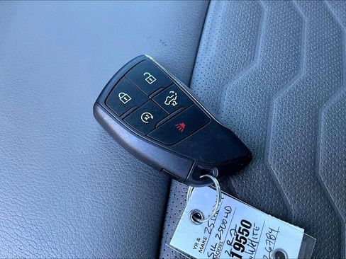 Used 2025 Chevrolet Silverado 2500 ZR2 w/ Technology Package image 35
