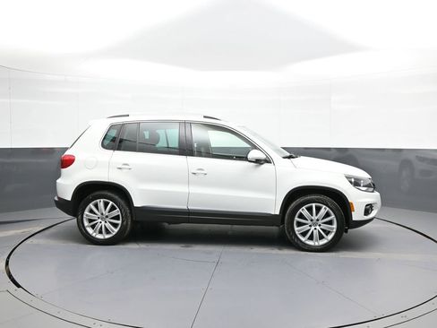 Used 2015 Volkswagen Tiguan SE image 5