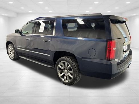 Used 2019 Chevrolet Suburban LT image 8