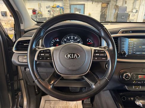 Used 2019 Kia Sorento EX image 15