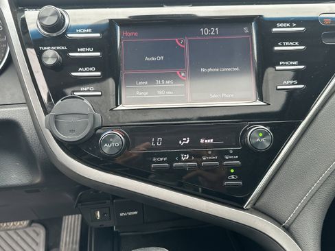 Used 2018 Toyota Camry SE w/ Moonroof Package FWD image 28