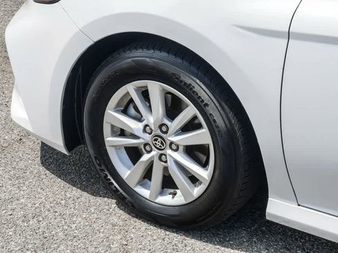Used 2025 Toyota Camry LE FWD image 10