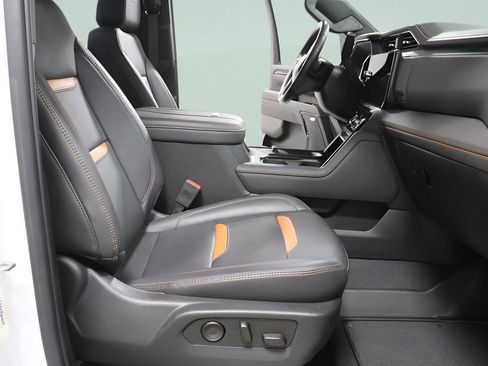 Used 2024 GMC Sierra 2500 AT4 w/ AT4 Premium Plus Package image 31