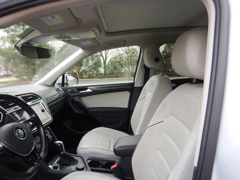 Used 2019 Volkswagen Tiguan SEL Premium AWD/4WD image 12
