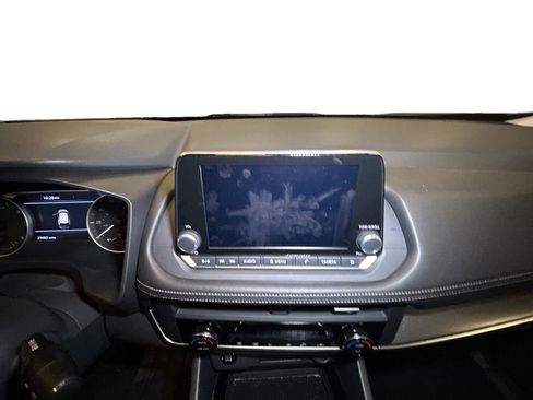 Used 2025 Nissan Rogue SV AWD/4WD image 11