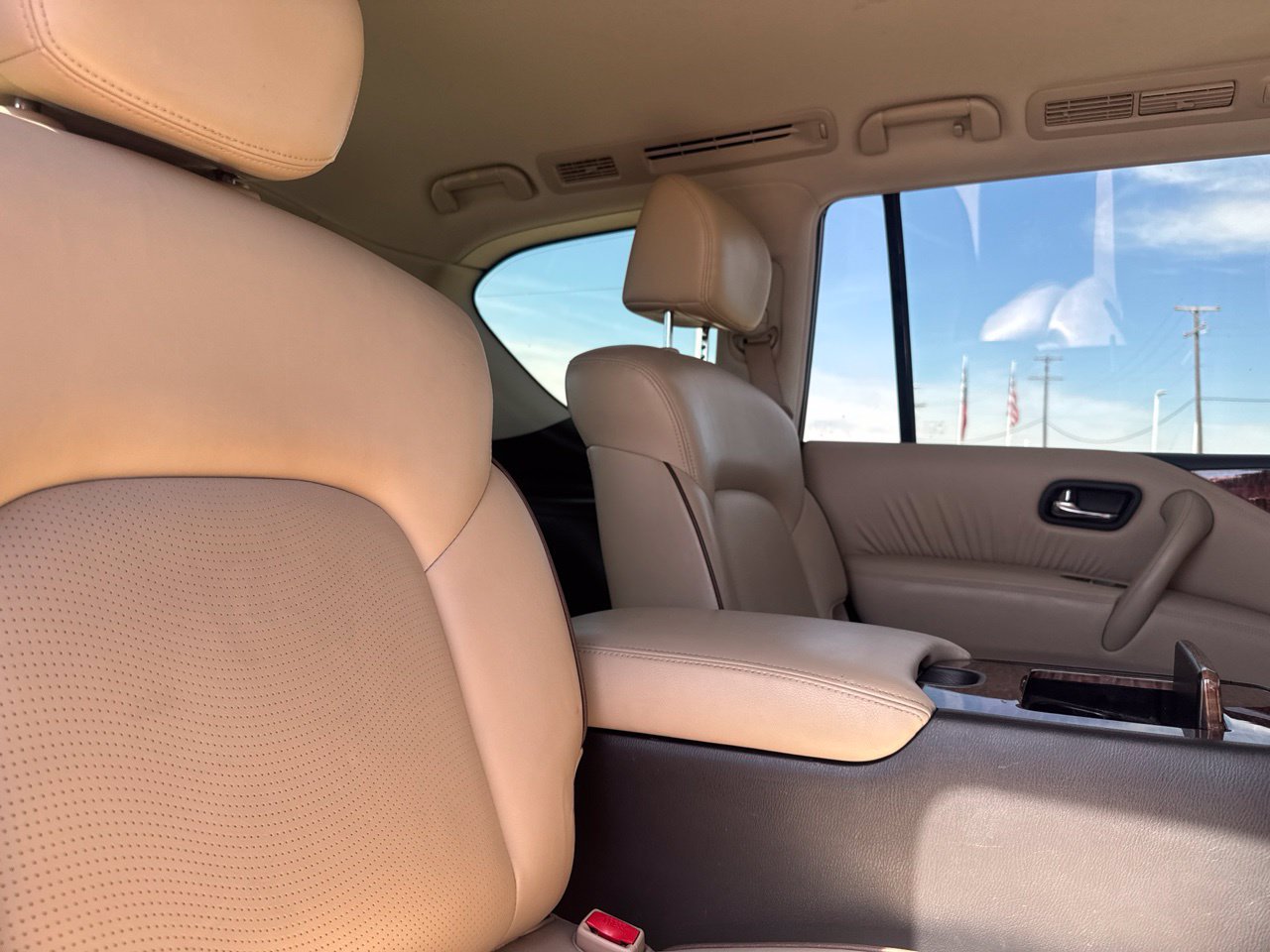 Used 2019 Nissan Armada Platinum w/ Captain's Chairs Package RWD image 36