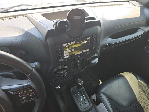 Used 2017 Jeep Wrangler Unlimited Sahara AWD/4WD image 25