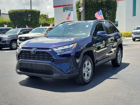 Used 2024 Toyota RAV4 XLE w/ Convenience Package FWD image 5