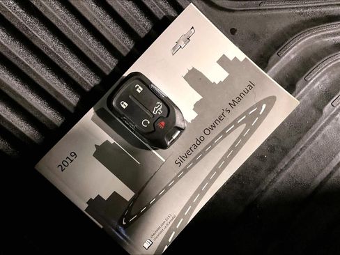 Used 2019 Chevrolet Silverado 1500 LT w/ All-Star Edition image 31