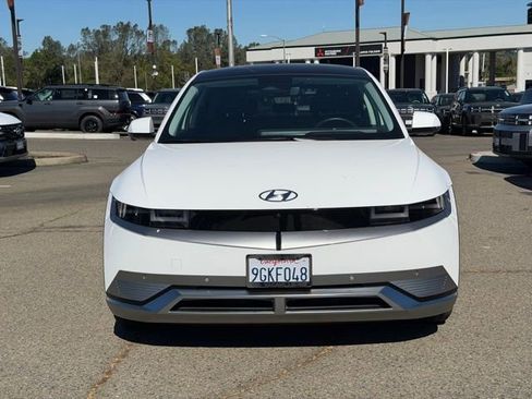 Used 2023 Hyundai Ioniq 5 Limited image 2