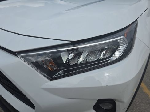 Used 2021 Toyota RAV4 XLE w/ Convenience Package FWD image 28