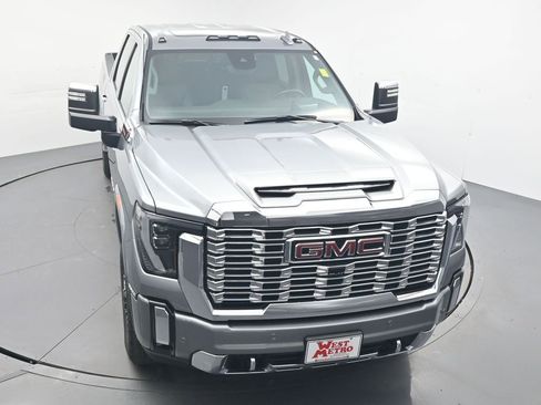 Used 2024 GMC Sierra 3500 Denali w/ Denali Reserve Package image 4