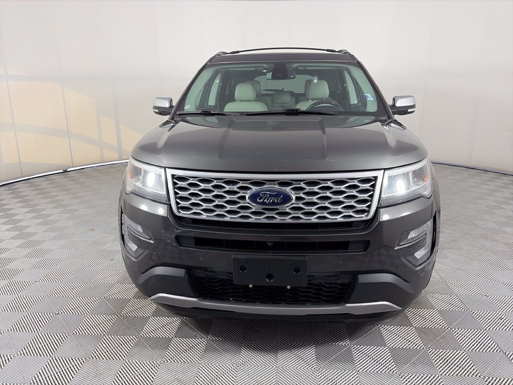 Used 2017 Ford Explorer Platinum AWD/4WD image 2