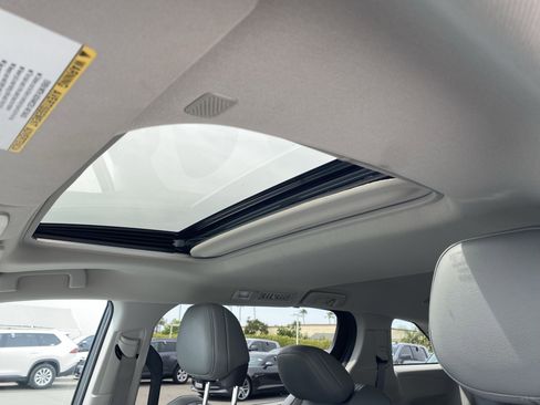 Used 2023 Toyota Sienna XLE image 8