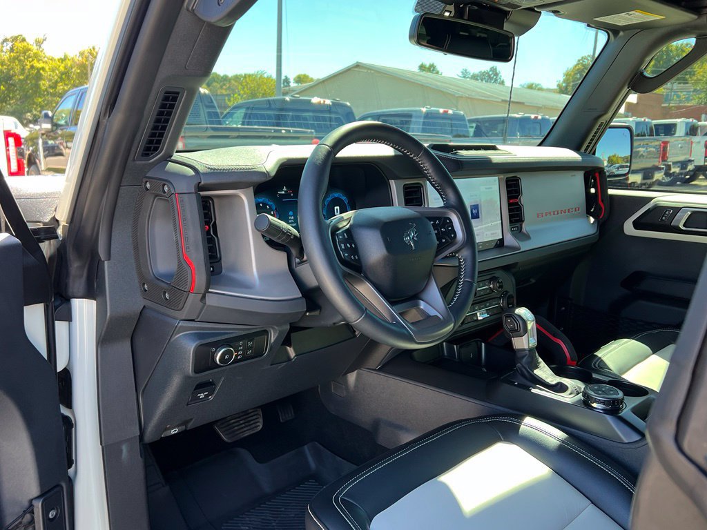 Used 2026 Ford Bronco Outer Banks w/ Sasquatch Package AWD/4WD image 12