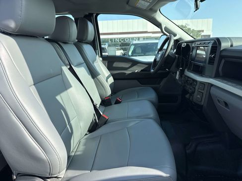 Used 2024 Ford F250 XL w/ XL Chrome Package image 19