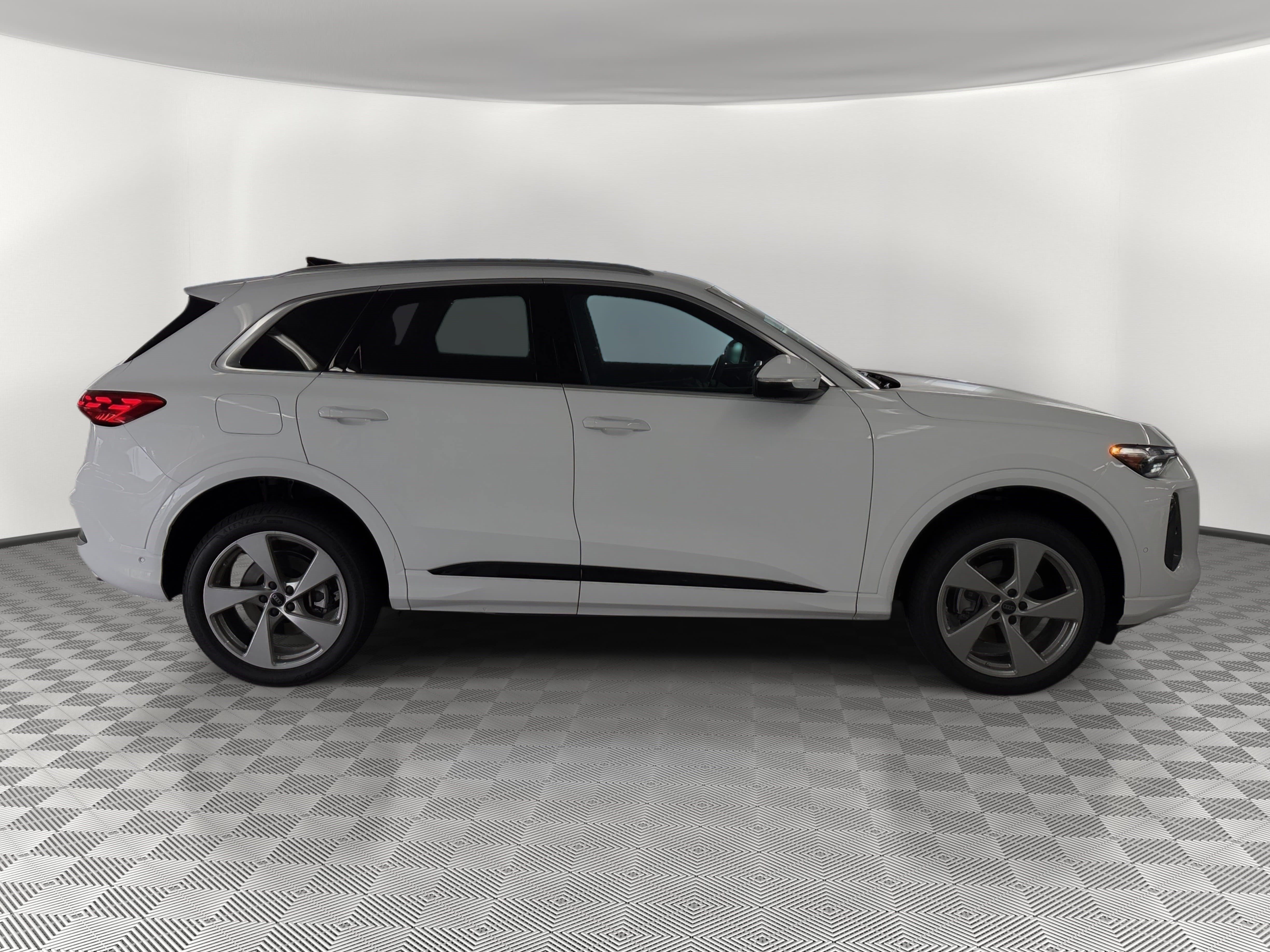 New 2026 Audi Q5 Premium Plus AWD/4WD image 8