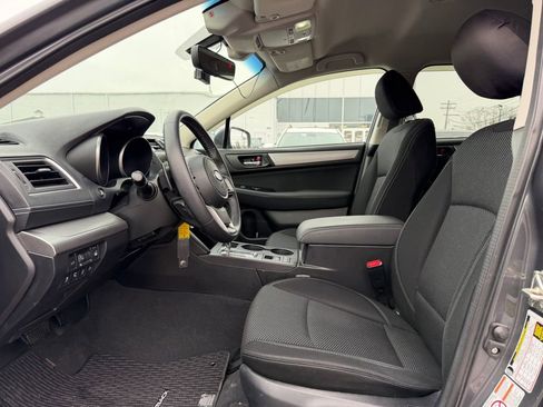 Used 2019 Subaru Outback 2.5i Premium image 18