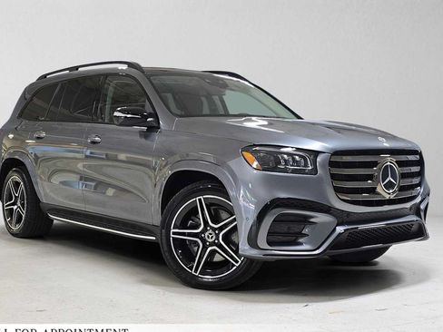 Used 2026 Mercedes-Benz GLS 450 4MATIC image 1