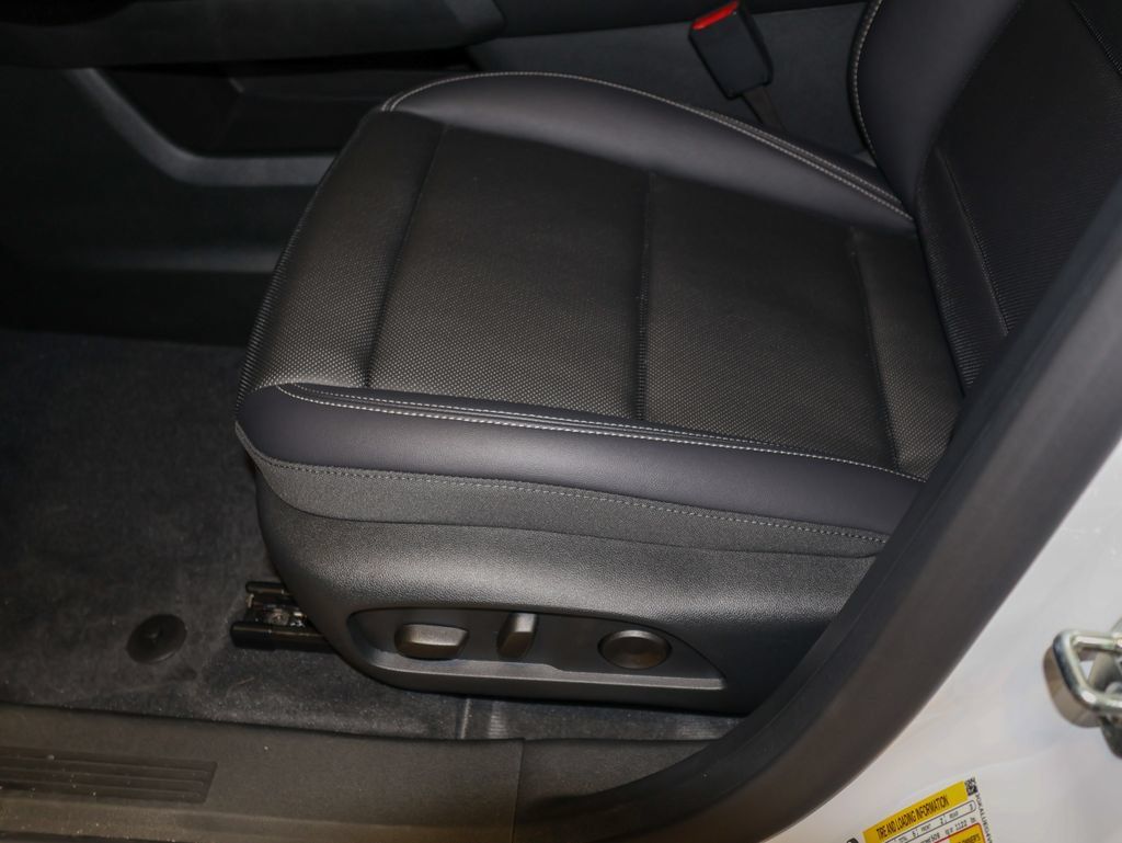 New 2027 GMC Terrain Elevation w/ Elevation Premium Package AWD/4WD image 18
