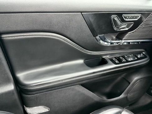 Used 2022 Lincoln Corsair AWD w/ Premium Package image 34