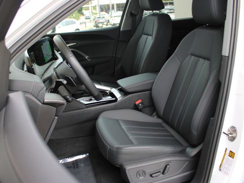 Certified 2025 Audi Q5 Premium w/ Convenience Package AWD/4WD image 16