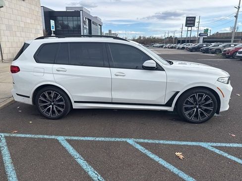 Used 2022 BMW X7 M50i w/ Executive Package image 2