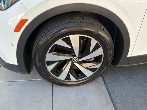 Certified 2023 Volkswagen ID.4 Pro RWD image 9