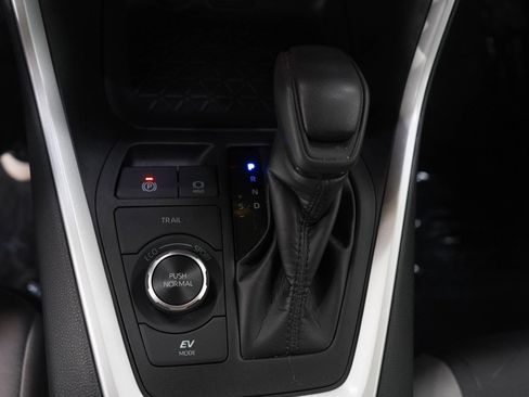 Used 2021 Toyota RAV4 XLE image 26