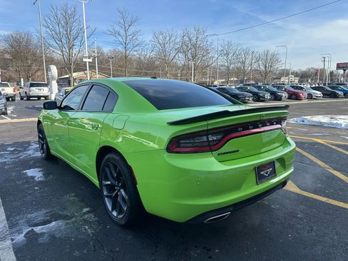 Used 2019 Dodge Charger SXT image 5