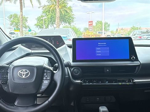 Used 2025 Toyota Prius XLE image 10