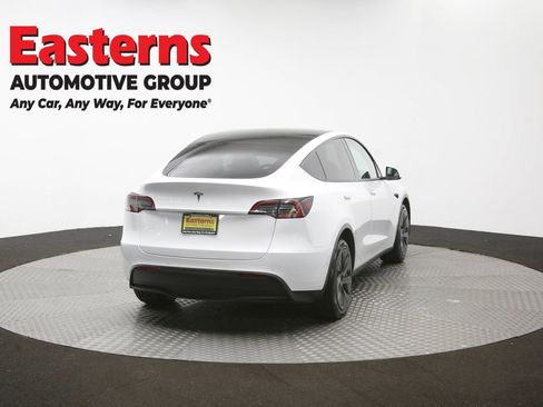 Used 2022 Tesla Model Y Long Range AWD/4WD image 35