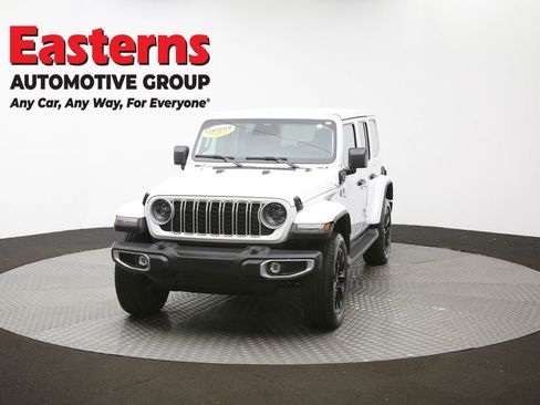 Used 2025 Jeep Wrangler Unlimited Sahara AWD/4WD image 53