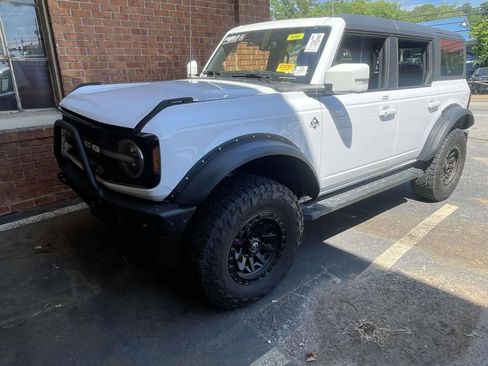 Used 2023 Ford Bronco Outer Banks AWD/4WD image 3