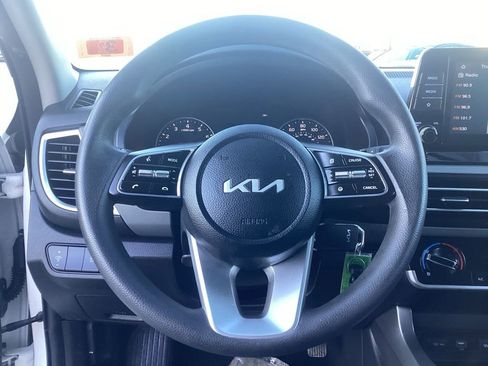 Certified 2023 Kia Seltos LX image 18
