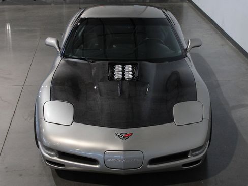 Used 1999 Chevrolet Corvette Coupe w/ Lighting Pkg RWD image 5