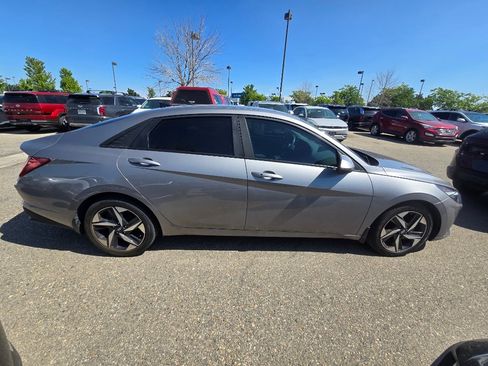 Used 2023 Hyundai Elantra SEL w/ Convenience Package FWD image 16