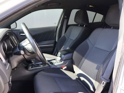 Used 2022 Dodge Charger SXT RWD image 9