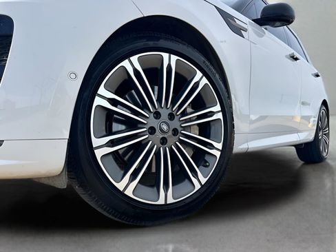 Used 2025 Land Rover Range Rover Sport Dynamic SE image 9