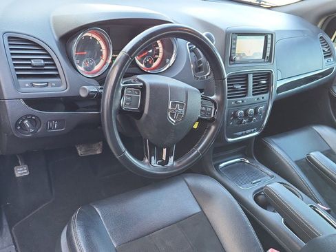 Used 2018 Dodge Grand Caravan SXT w/ Blacktop Package image 16