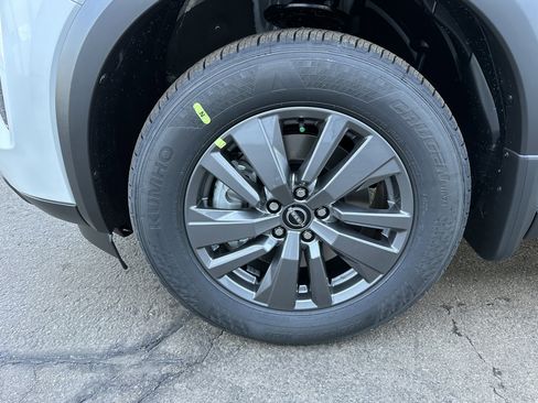 New 2026 Nissan Pathfinder SV image 13