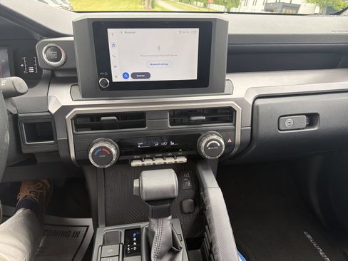 Certified 2025 Toyota 4Runner SR5 AWD/4WD image 19